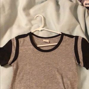 PINK XS t-shirt heather gray shirt w black sleeves